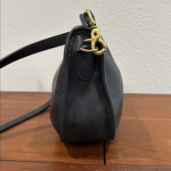 Authentic Vintage Coach Navy Leather Shoulder Bag - Picture 11 of 12